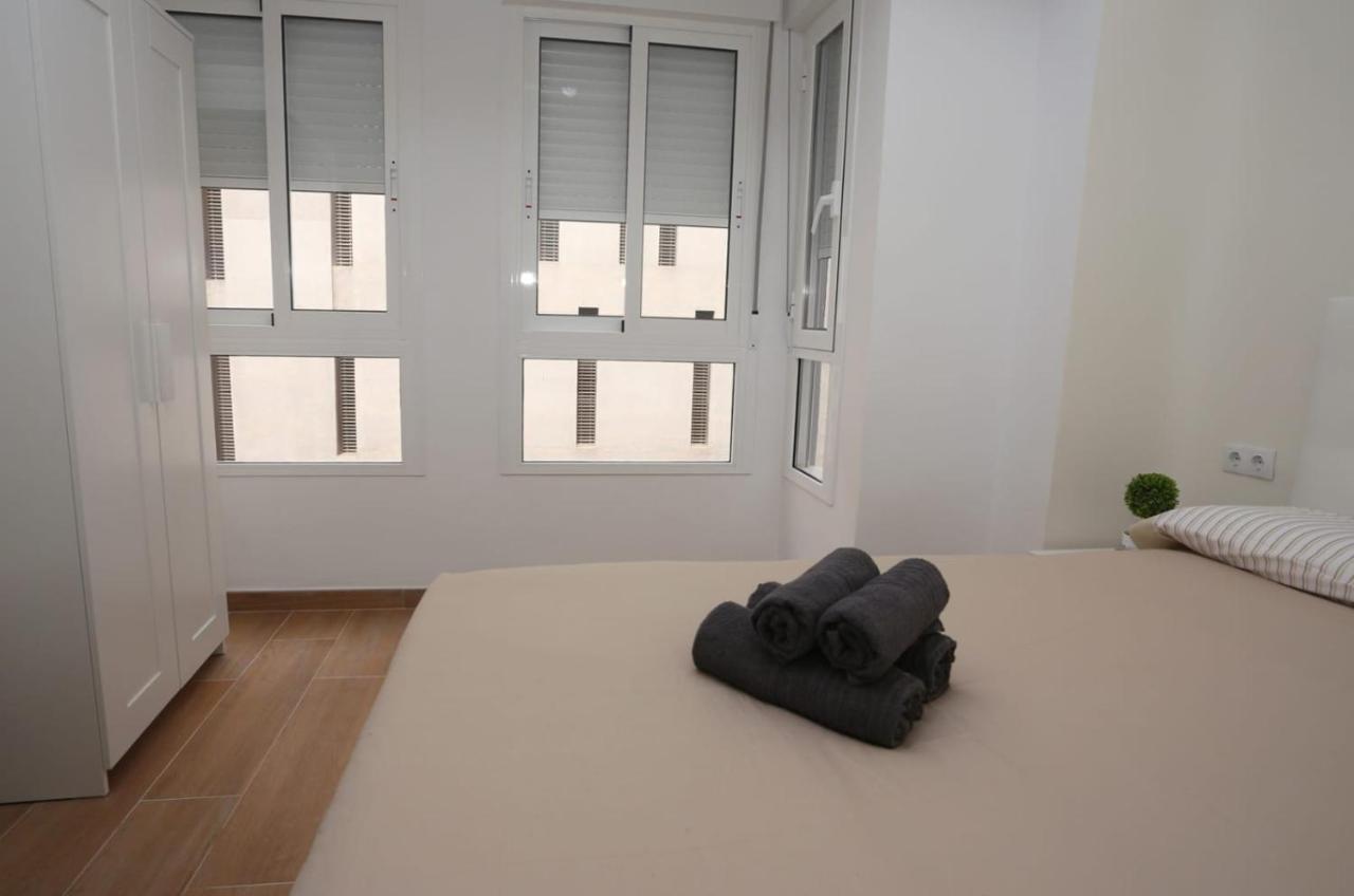 Apartamentos Navas Gam อาลิกันเต ภายนอก รูปภาพ