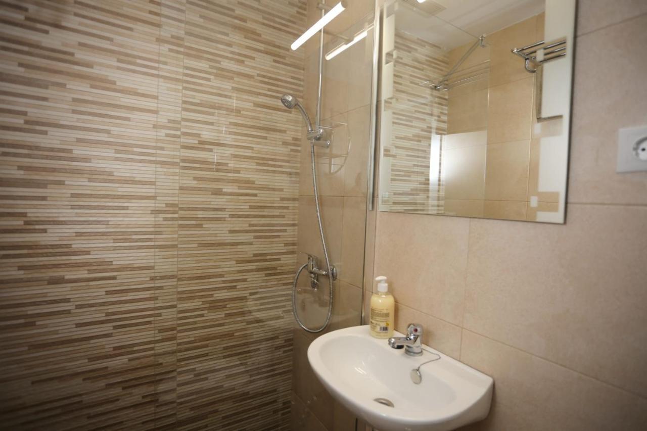 Apartamentos Navas Gam อาลิกันเต ภายนอก รูปภาพ